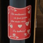 Set cadou Te iubesc vin personalizat cu pahare cutie lemn 7